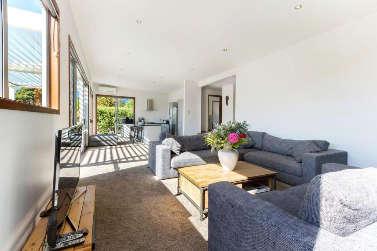Karaka Sanctuary With Spa Pool By Waiheke Unlimited Oneroa Номер фото